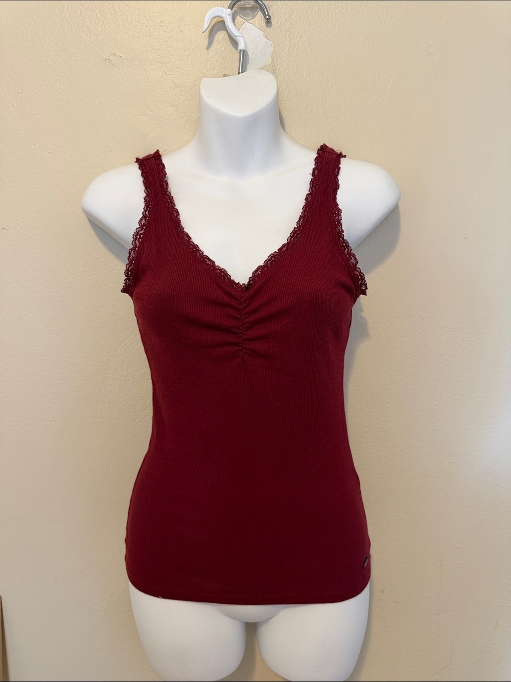 Hollister Lace-Trim V-Neck Tank Top - Burgundy